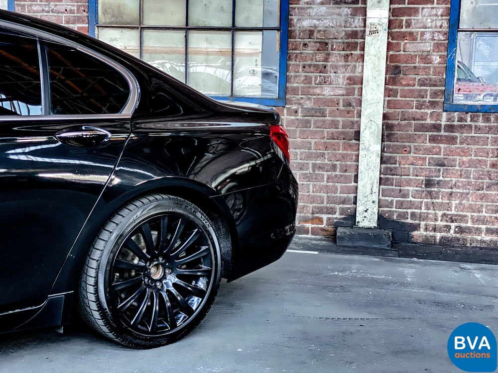 BMW 740i High-Executive 3.0 326 PS 2009.