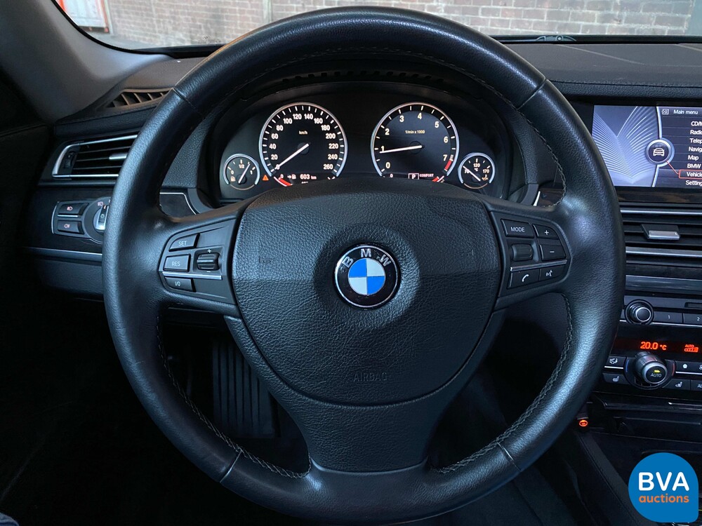 BMW 740i High-Executive 3.0 326 PS 2009.
