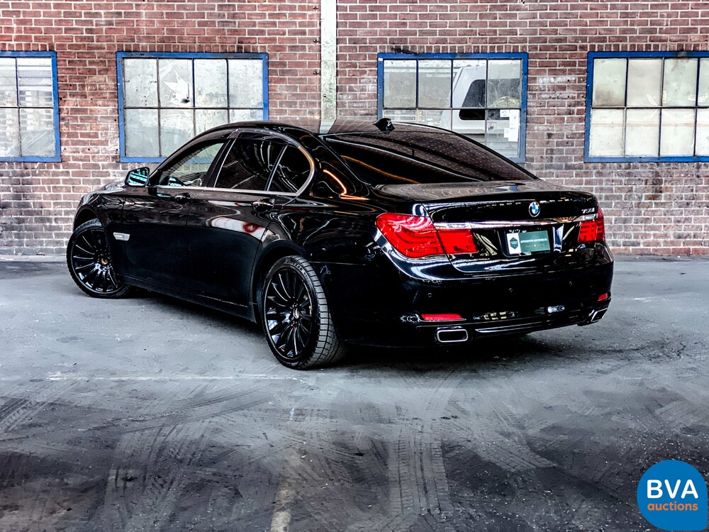 BMW 740i High-Executive 3.0 326 PS 2009.