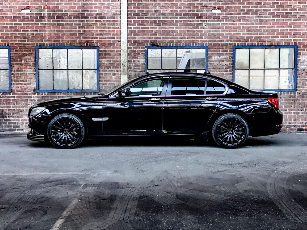 BMW 740i High-Executive 3.0 326 PS 2009.