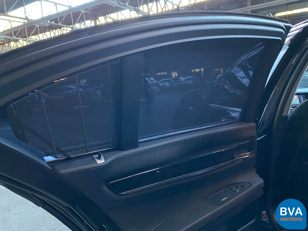 BMW 740i High-Executive 3.0 326 PS 2009.