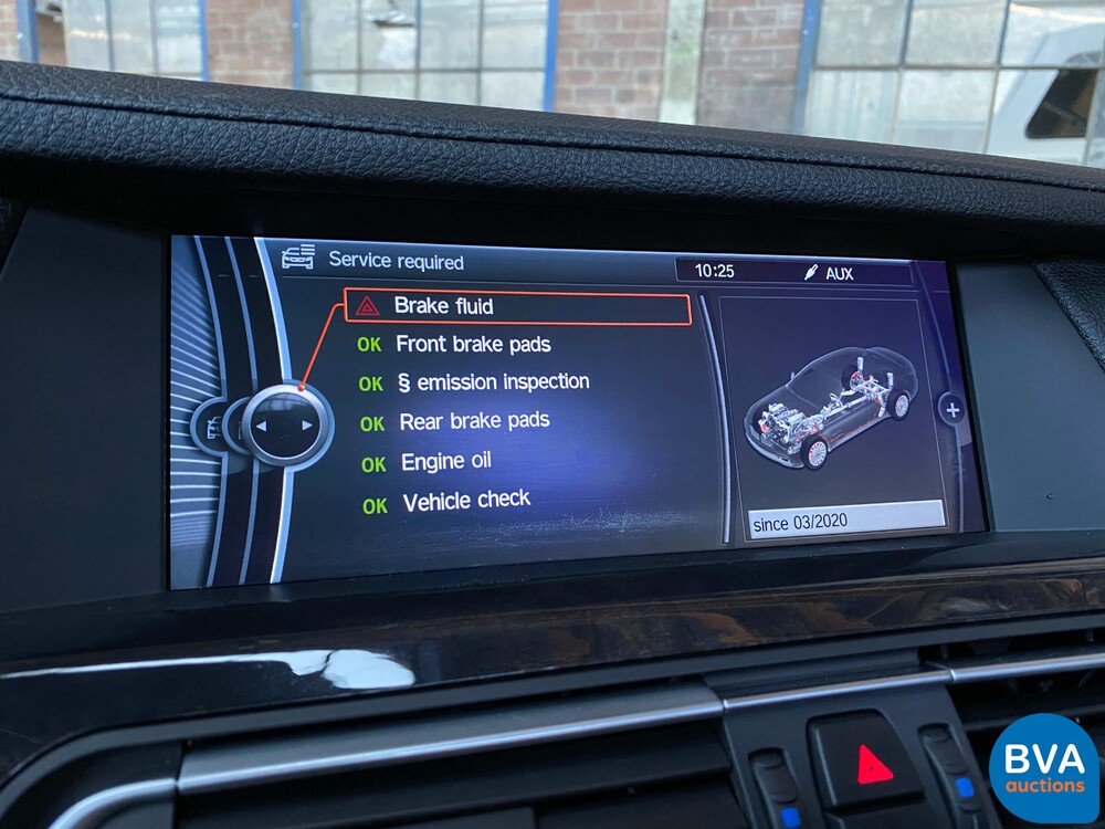 BMW 740i High-Executive 3.0 326 PS 2009.