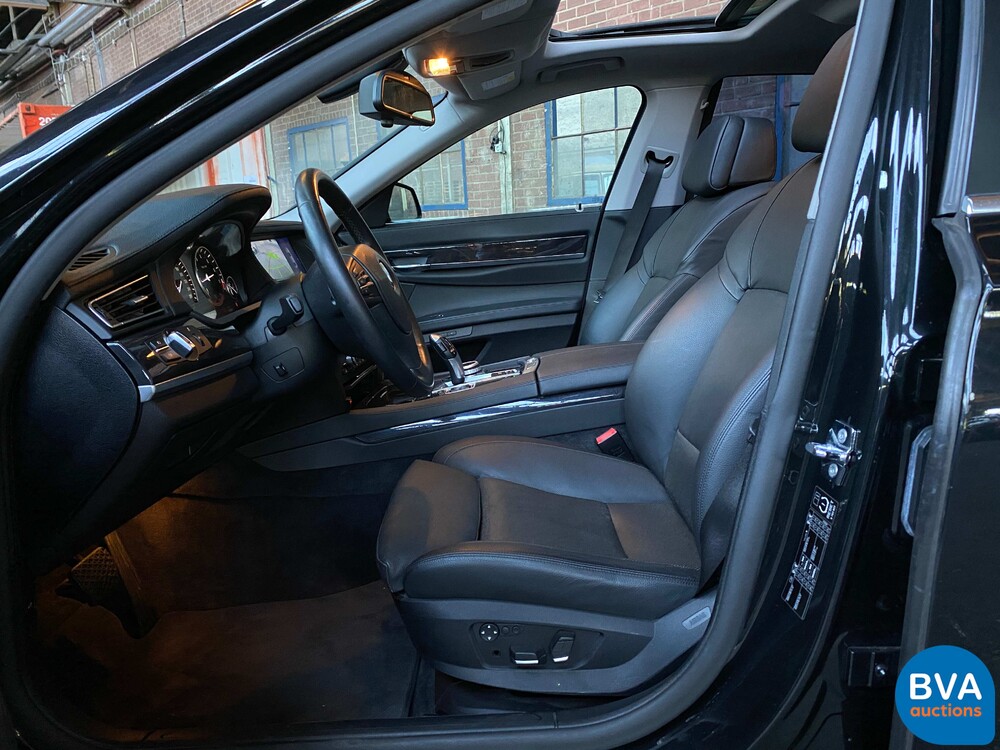 BMW 740i High-Executive 3.0 326 PS 2009.