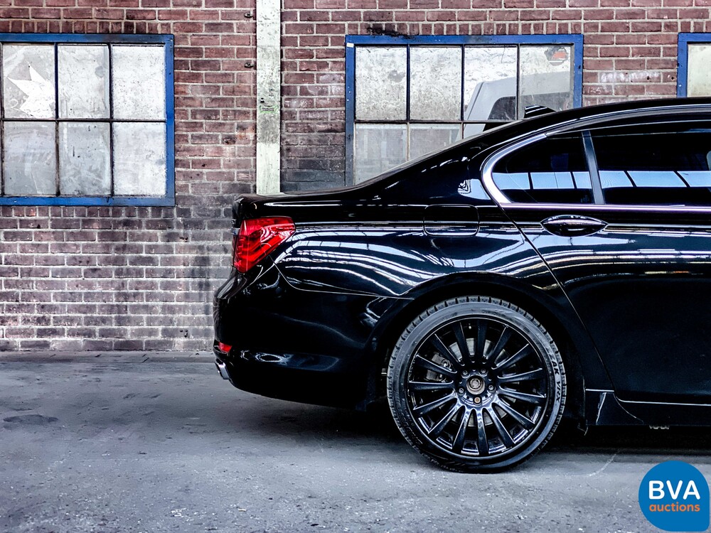 BMW 740i High-Executive 3.0 326 PS 2009.