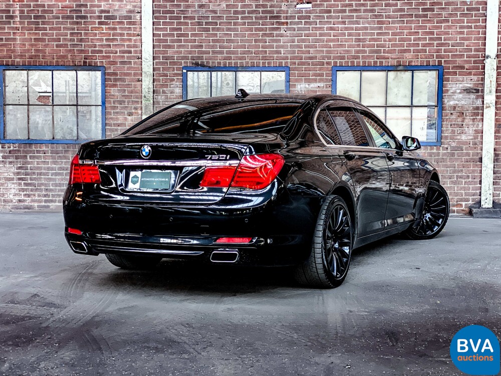 BMW 740i High-Executive 3.0 326 PS 2009.
