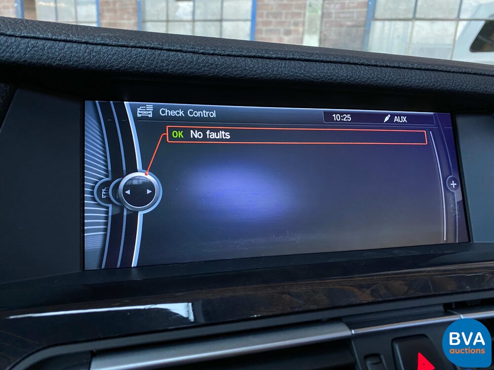 BMW 740i High-Executive 3.0 326 PS 2009.