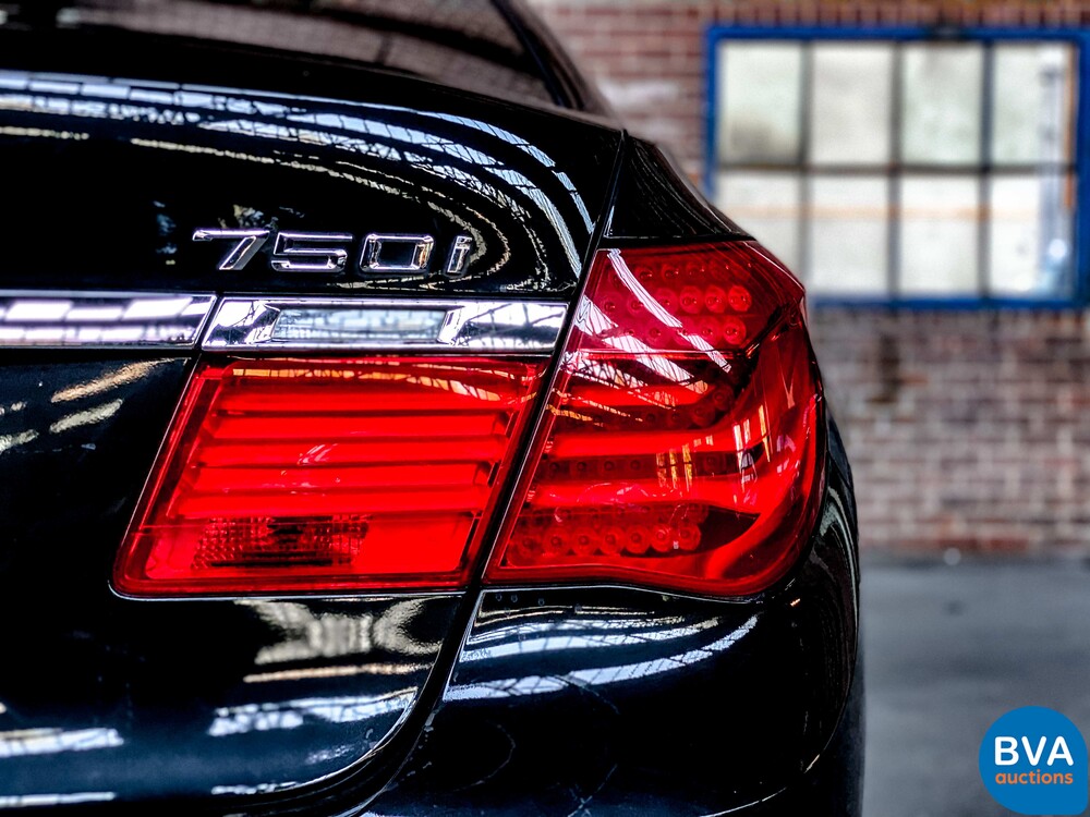 BMW 740i High-Executive 3.0 326 PS 2009.