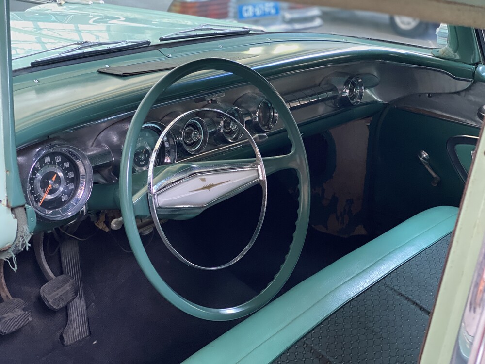 Pontiac Laurentian 1958.