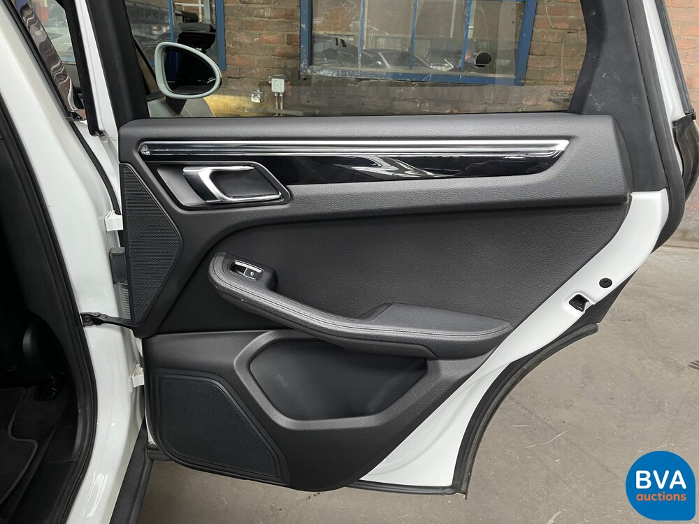 Porsche Macan S3.0 340 PS PDK 2016.