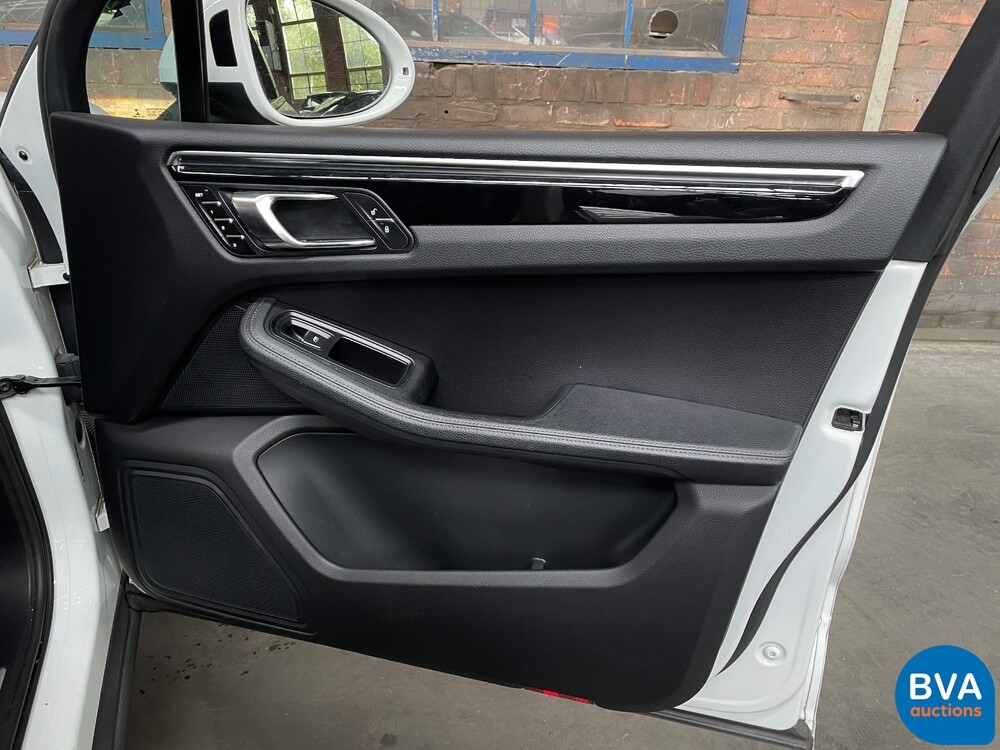 Porsche Macan S3.0 340 PS PDK 2016.