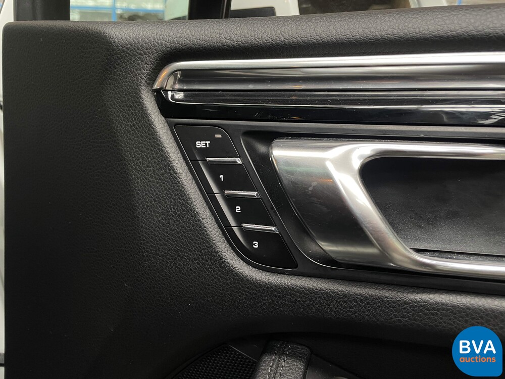 Porsche Macan S3.0 340 PS PDK 2016.