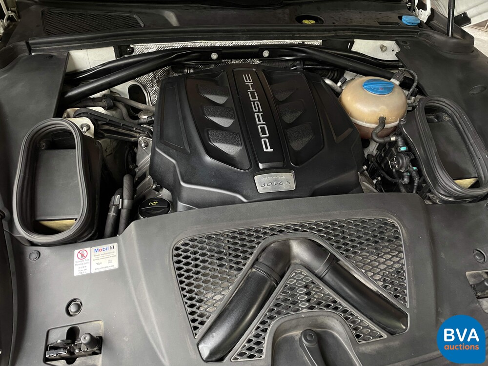 Porsche Macan S3.0 340 PS PDK 2016.