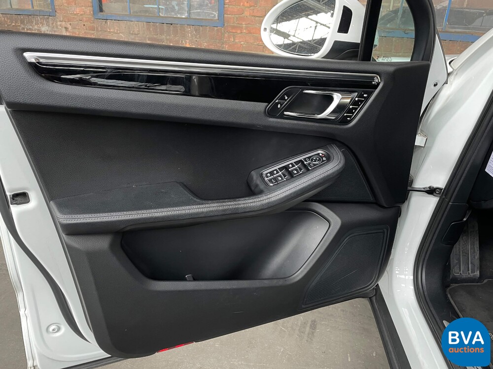 Porsche Macan S3.0 340 PS PDK 2016.