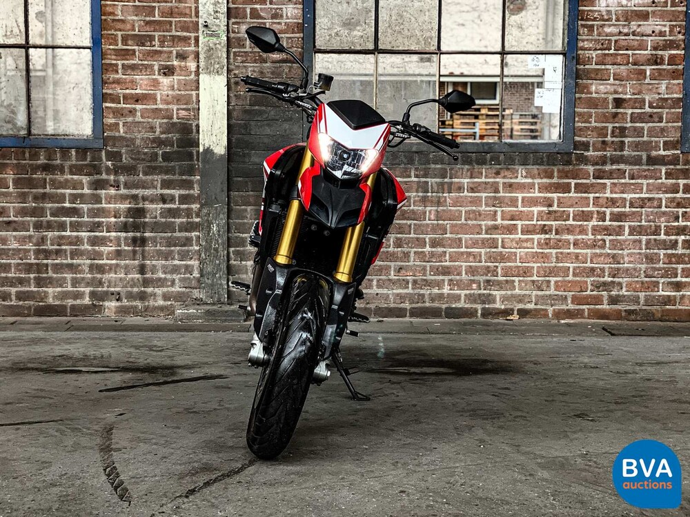 Ducati Hypermotard 939SP.
