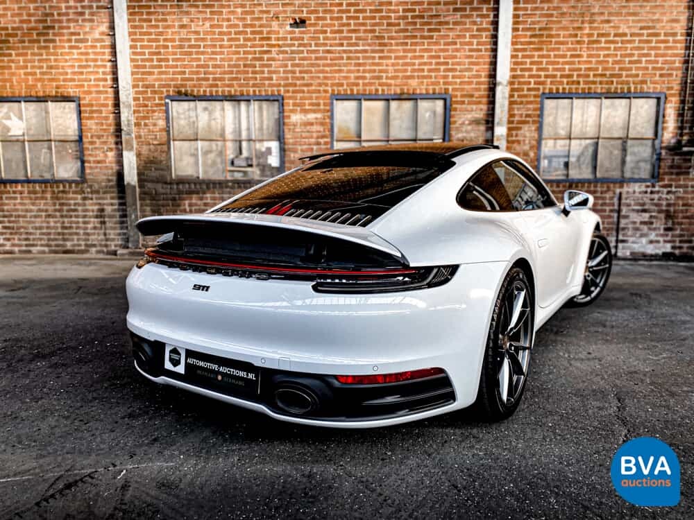 Porsche 911 992 Carrera 4S 3.0 450PS 2021 Garantie NW-Modell.
