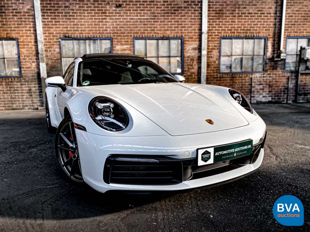 Porsche 911 992 Carrera 4S 3.0 450PS 2021 Garantie NW-Modell.