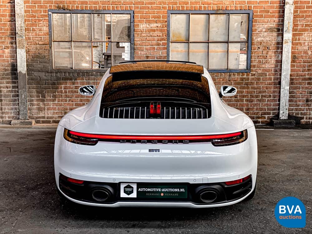 Porsche 911 992 Carrera 4S 3.0 450PS 2021 Garantie NW-Modell.