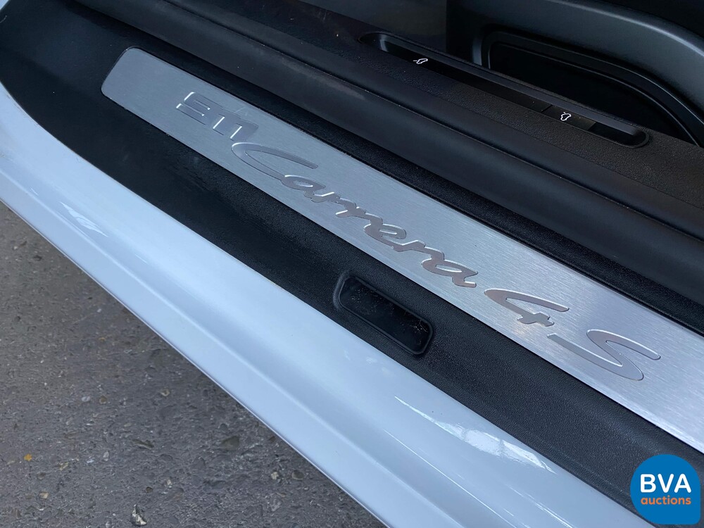 Porsche 911 992 Carrera 4S 3.0 450PS 2021 Garantie NW-Modell.