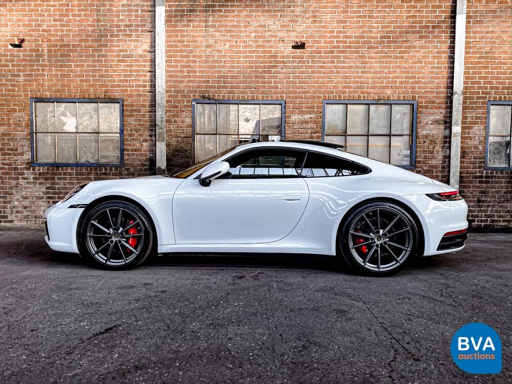 Porsche 911 992 Carrera 4S 3.0 450PS 2021 Garantie NW-Modell.