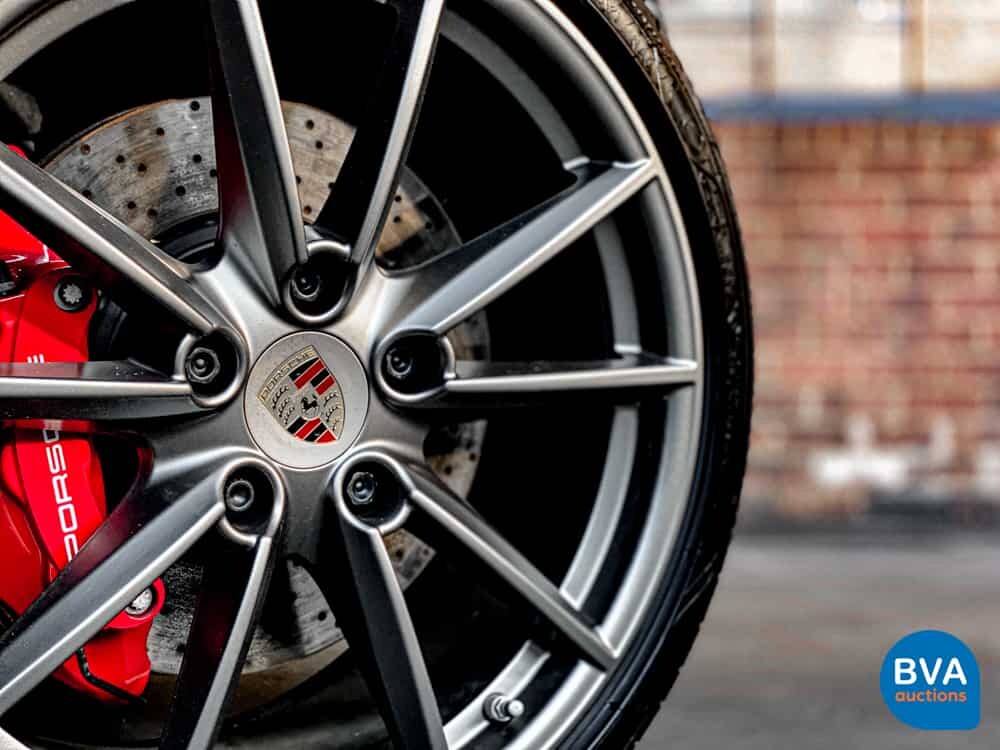 Porsche 911 992 Carrera 4S 3.0 450PS 2021 Garantie NW-Modell.