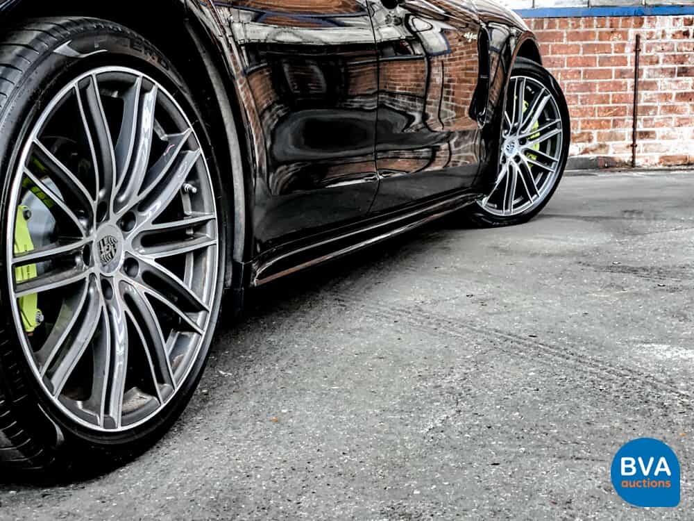 Porsche Panamera2.9 V6 Bi-Turbo Plug-In Hybrid PDK 462pk Sport-Chrono 2018.