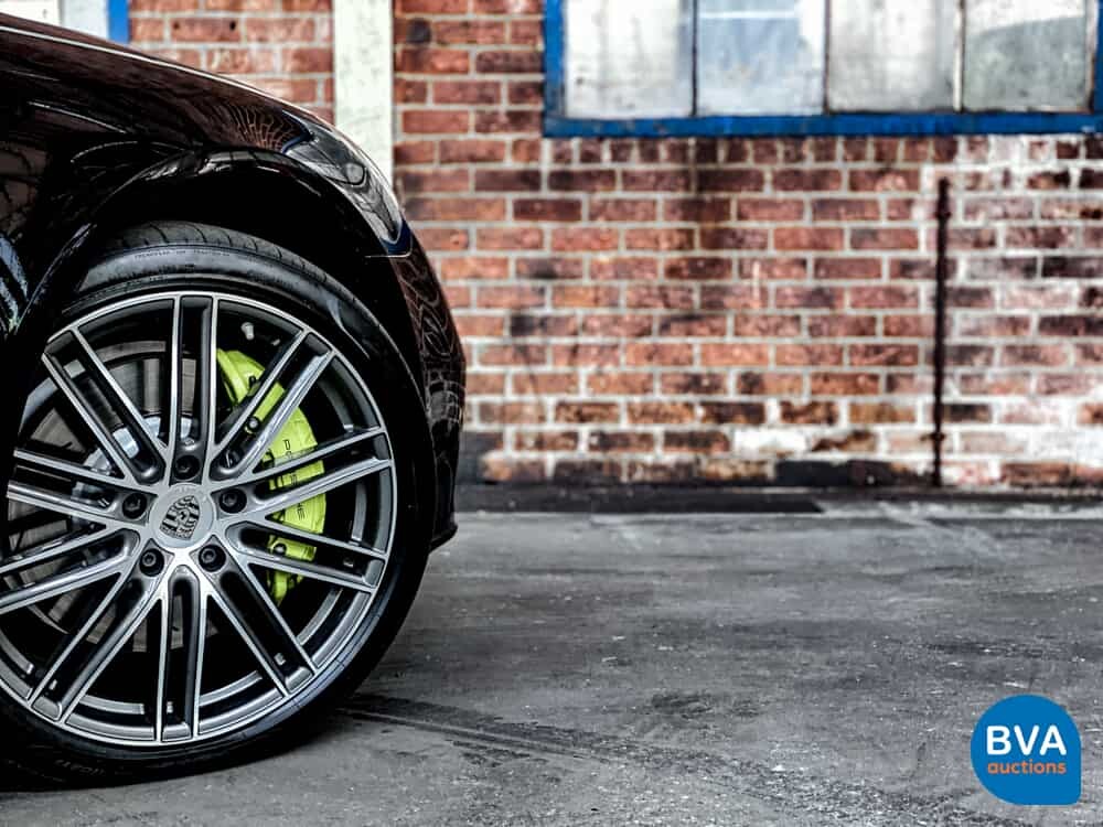 Porsche Panamera2.9 V6 Bi-Turbo Plug-In Hybrid PDK 462pk Sport-Chrono 2018.