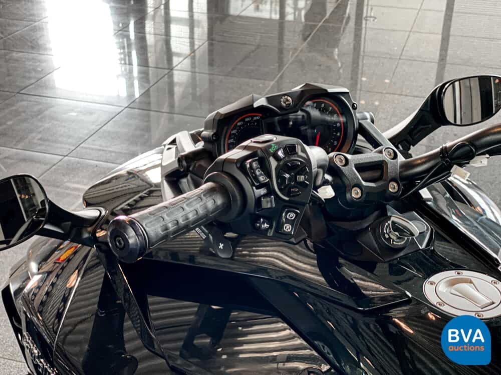 Can-Am Spyder F3 S SE6 115PS 2017 SPECIAL-EDITION SCHWARZ -Org NL-, PP-270-X.