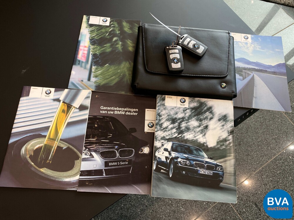 BMW 740i High Executive M-Sport 7er 306pk 2005 -Org NL-, 31-RT-XH.