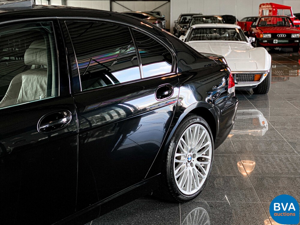 BMW 740i High Executive M-Sport 7er 306pk 2005 -Org NL-, 31-RT-XH.