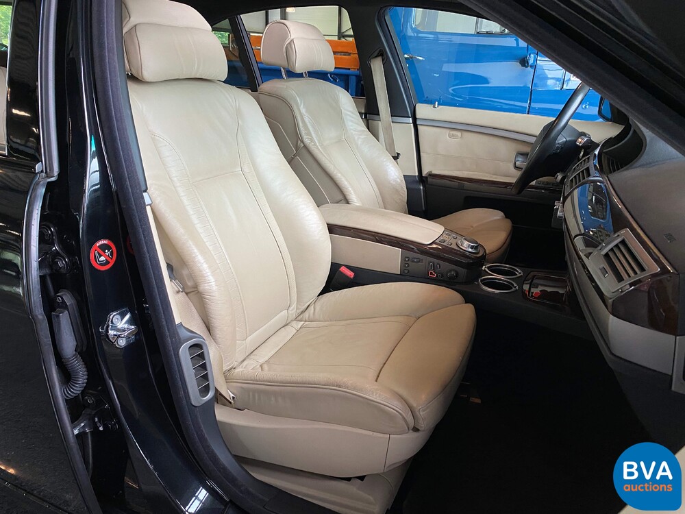 BMW 740i High Executive M-Sport 7er 306pk 2005 -Org NL-, 31-RT-XH.