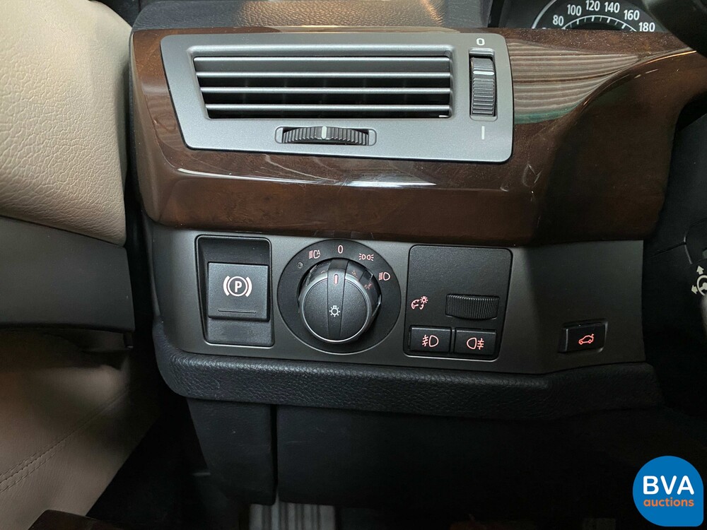 BMW 740i High Executive M-Sport 7er 306pk 2005 -Org NL-, 31-RT-XH.