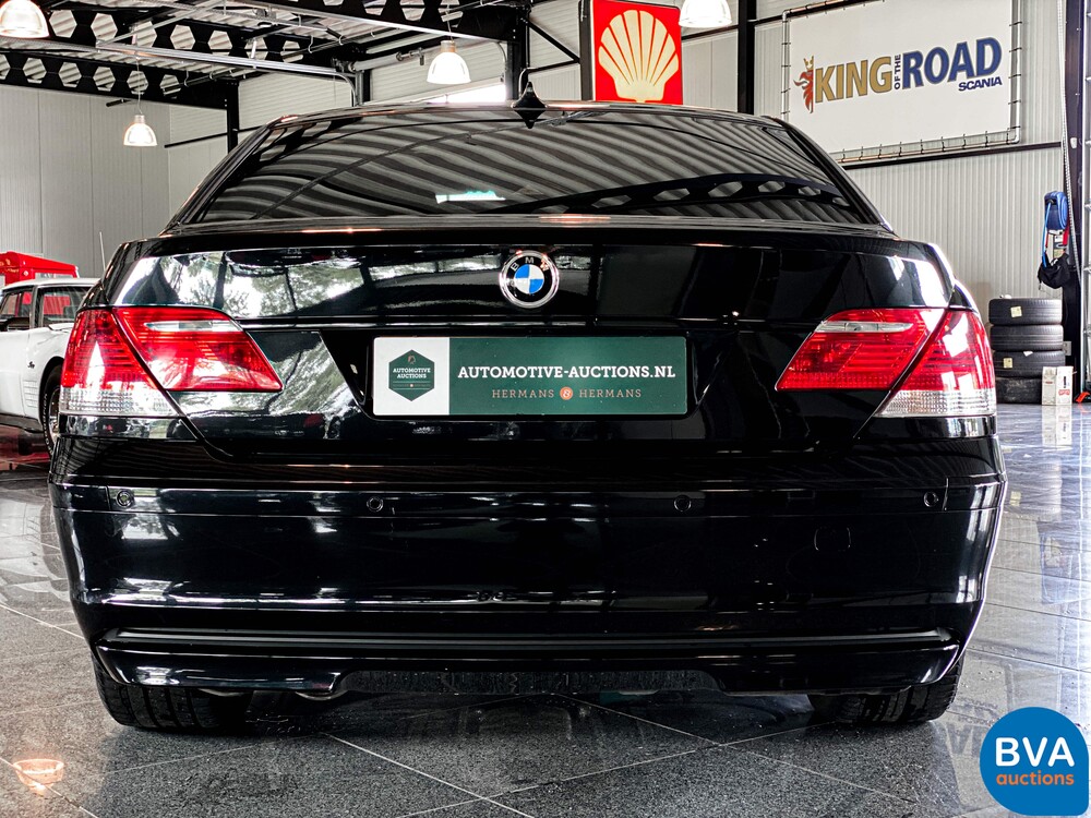 BMW 740i High Executive M-Sport 7er 306pk 2005 -Org NL-, 31-RT-XH.