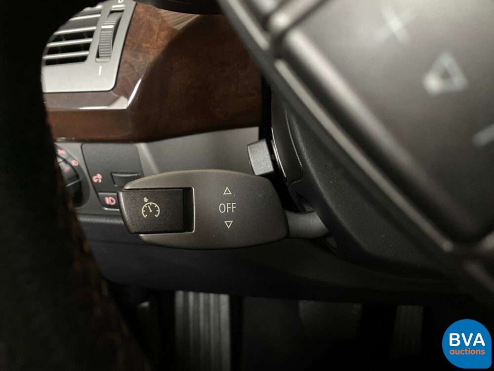 BMW 740i High Executive M-Sport 7er 306pk 2005 -Org NL-, 31-RT-XH.