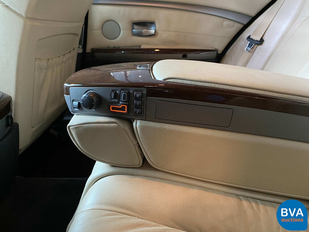 BMW 740i High Executive M-Sport 7er 306pk 2005 -Org NL-, 31-RT-XH.