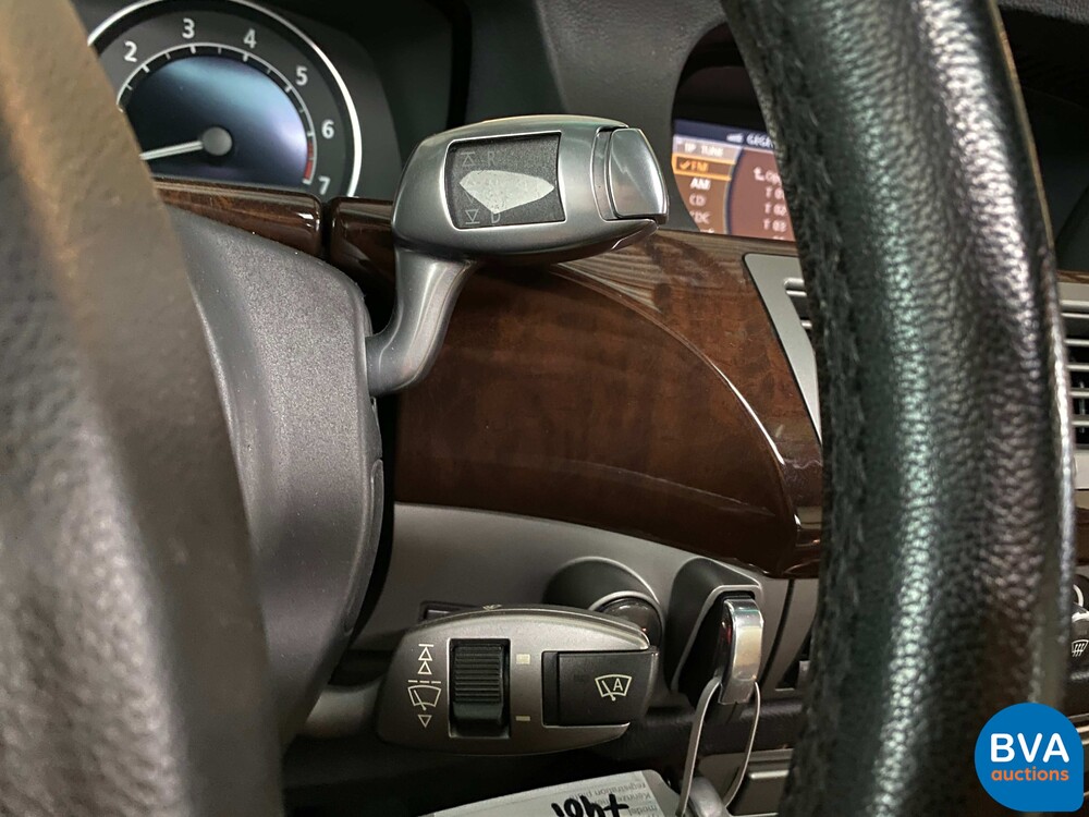 BMW 740i High Executive M-Sport 7er 306pk 2005 -Org NL-, 31-RT-XH.