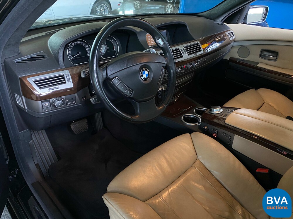 BMW 740i High Executive M-Sport 7er 306pk 2005 -Org NL-, 31-RT-XH.