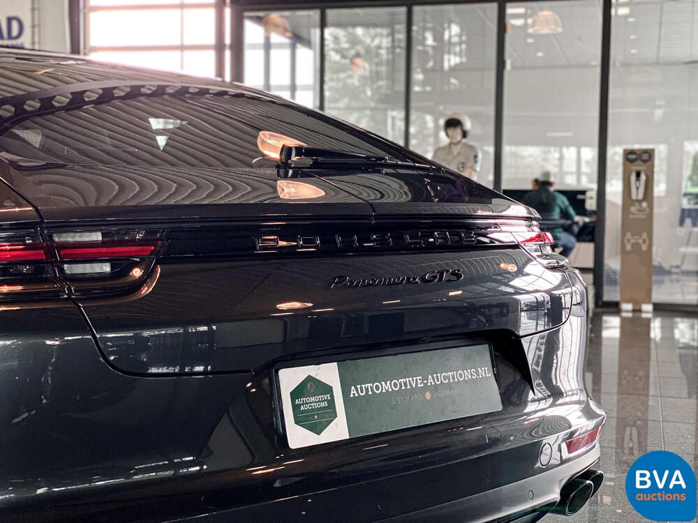 Porsche Panamera 4.0 GTS Sportchrono 460pk 2019, NL Registrierung.