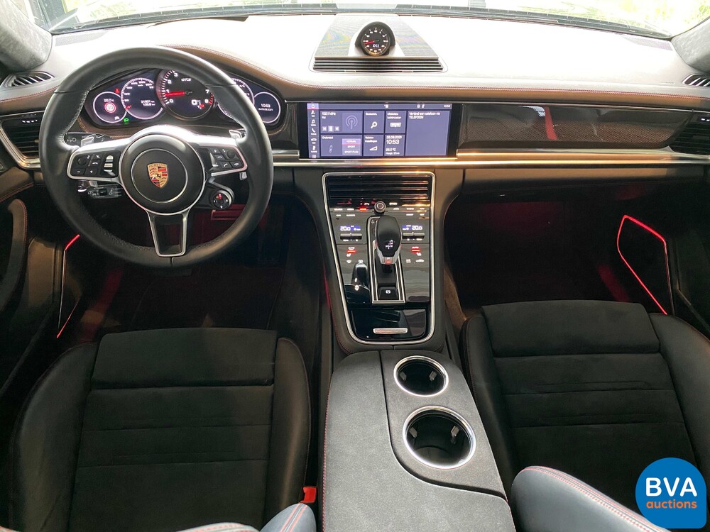 Porsche Panamera 4.0 GTS Sportchrono 460pk 2019, NL Registrierung.
