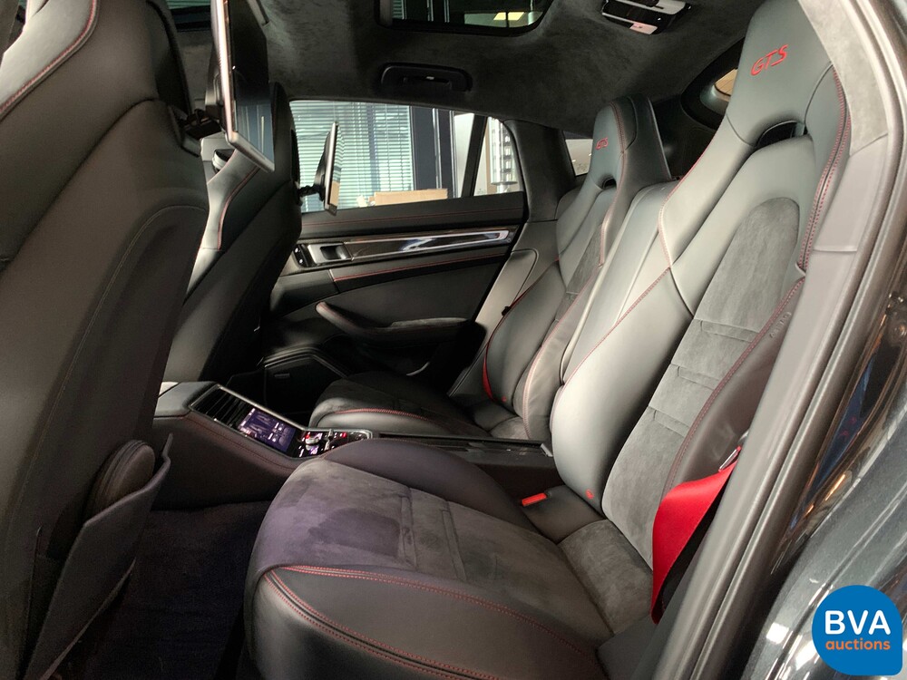 Porsche Panamera 4.0 GTS Sportchrono 460pk 2019, NL Registrierung.