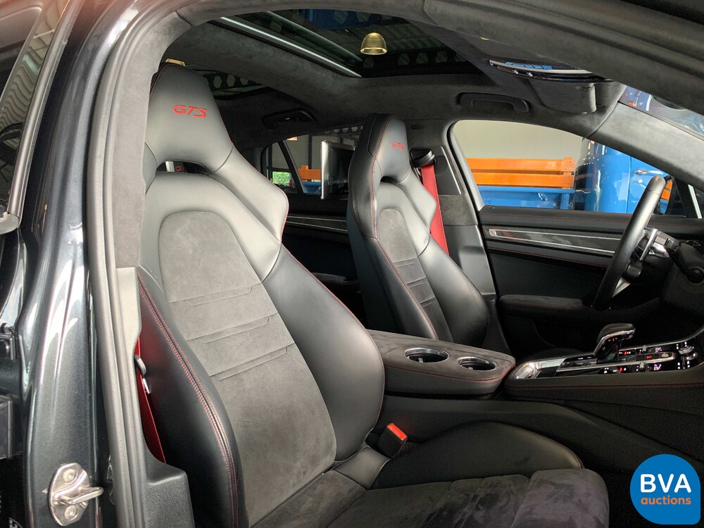 Porsche Panamera 4.0 GTS Sportchrono 460pk 2019, NL Registrierung.