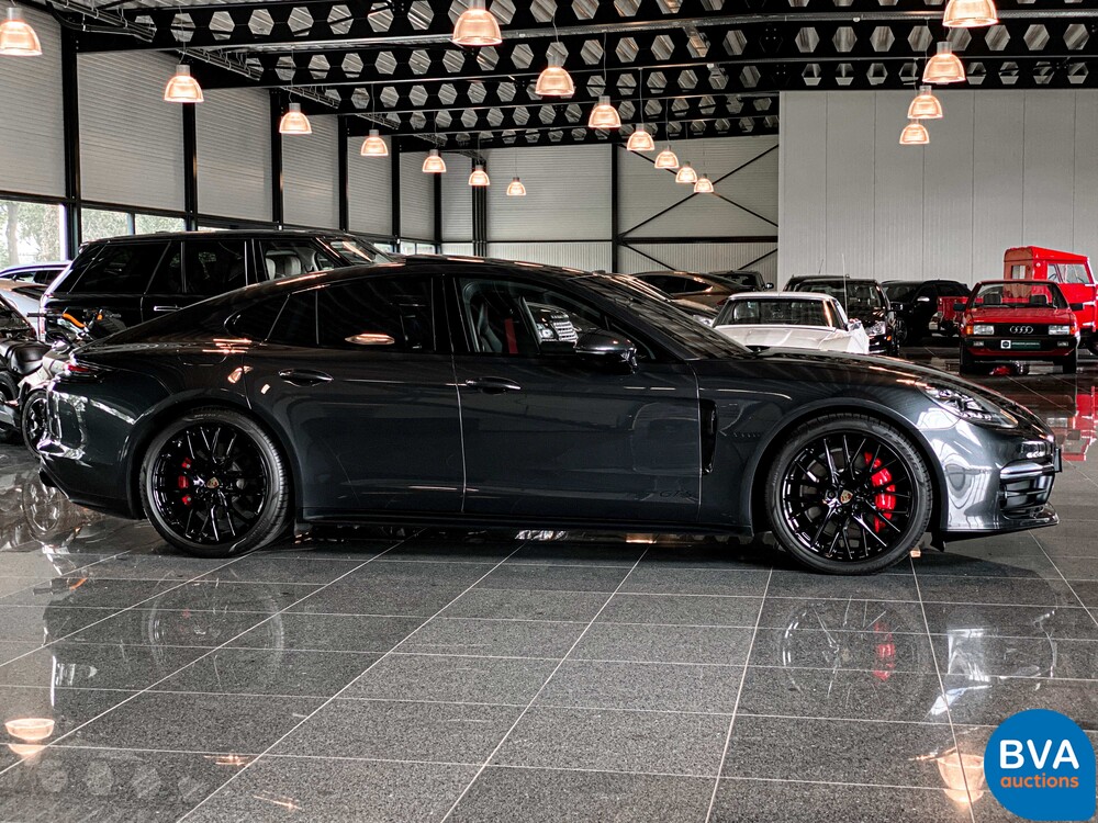 Porsche Panamera 4.0 GTS Sportchrono 460pk 2019, NL Registrierung.