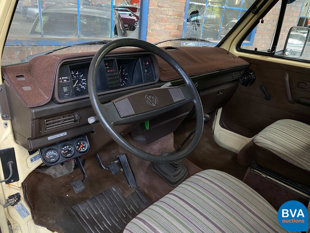 Volkswagen T3 Westfalia Camper Transporter 1982, J-680-JT