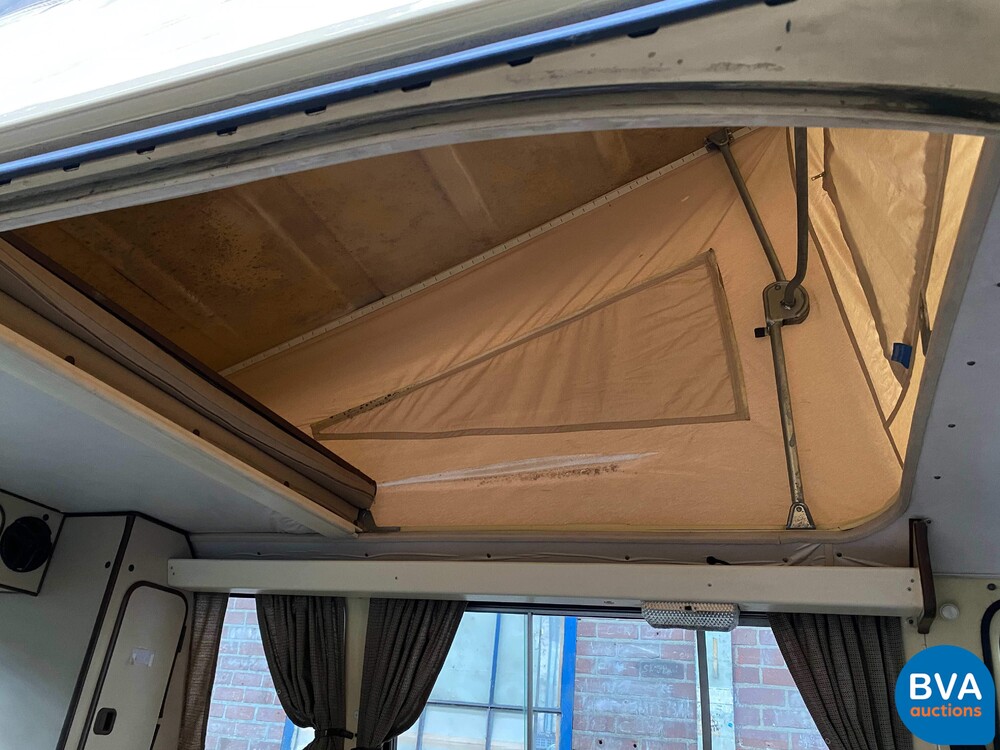 Volkswagen T3 Westfalia Camper Transporter 1982, J-680-JT