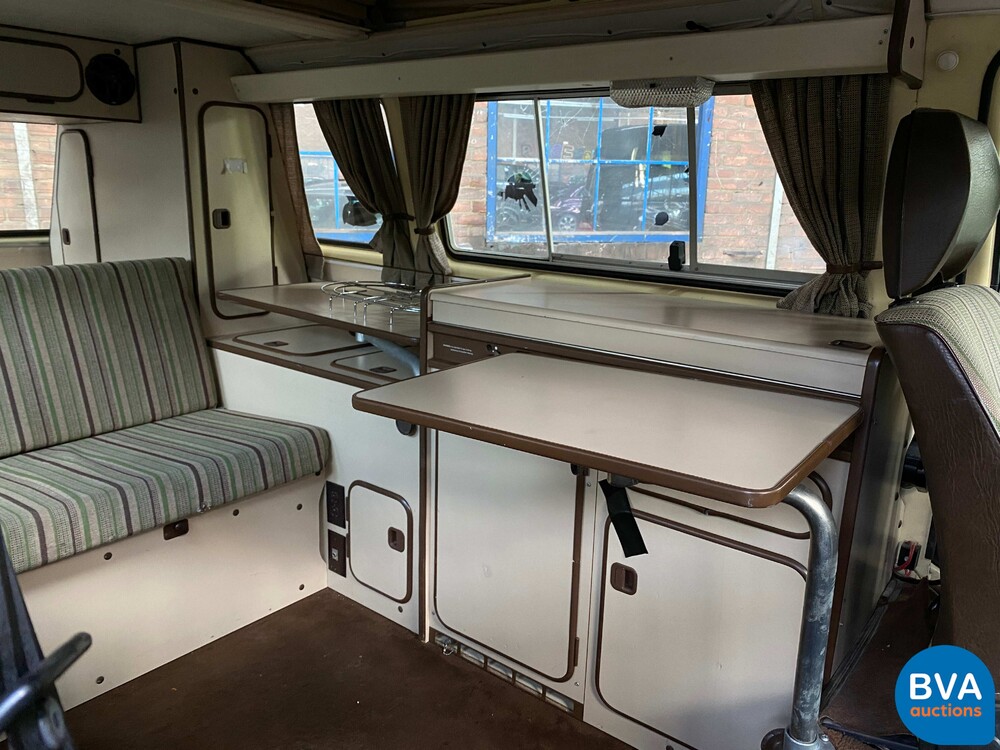 Volkswagen T3 Westfalia Camper Transporter 1982, J-680-JT