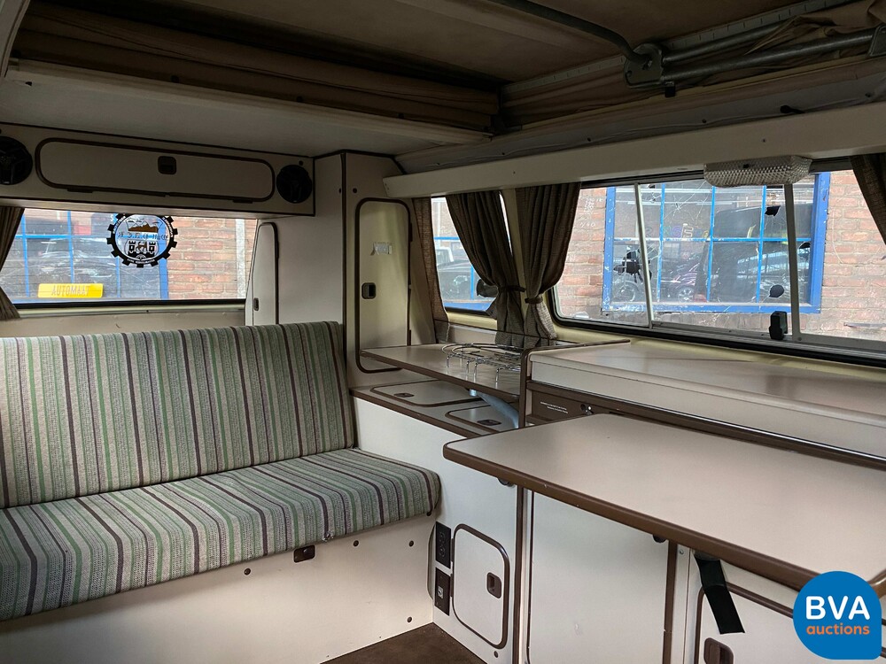 Volkswagen T3 Westfalia Camper Transporter 1982, J-680-JT