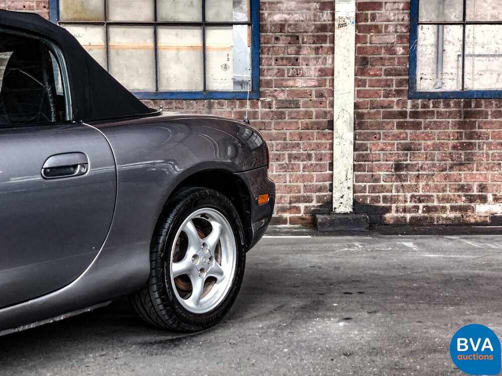 Mazda MX-5 1.6i Exclusive 110hp 2004, 53-RZN-5.