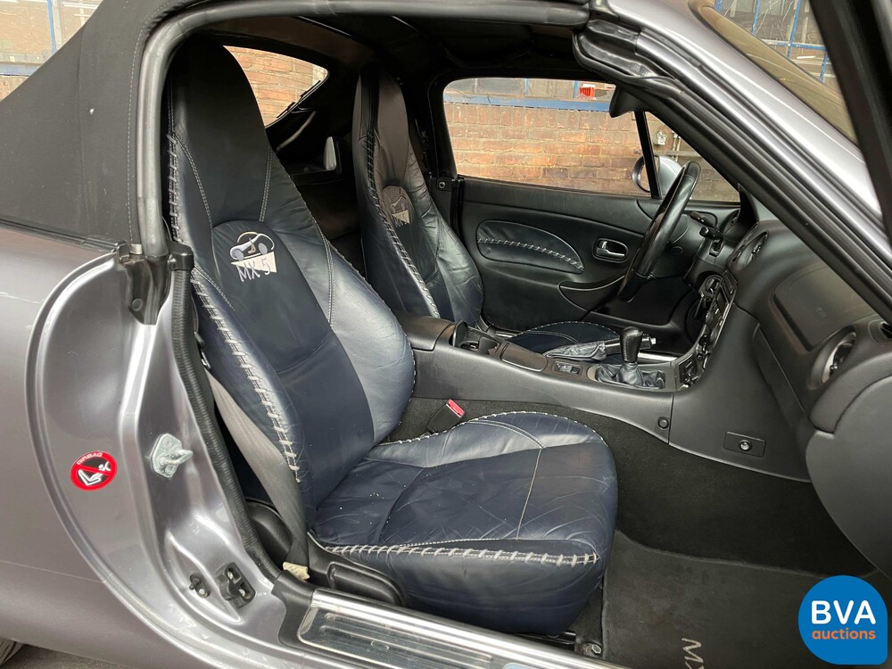 Mazda MX-5 1.6i Exclusive 110hp 2004, 53-RZN-5.