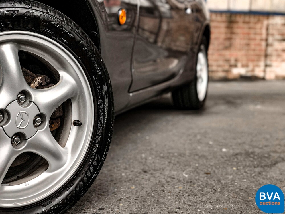 Mazda MX-5 1.6i Exclusive 110hp 2004, 53-RZN-5.