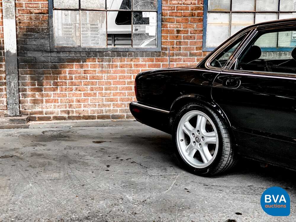 Jaguar XJR V8 363 PS 1998.