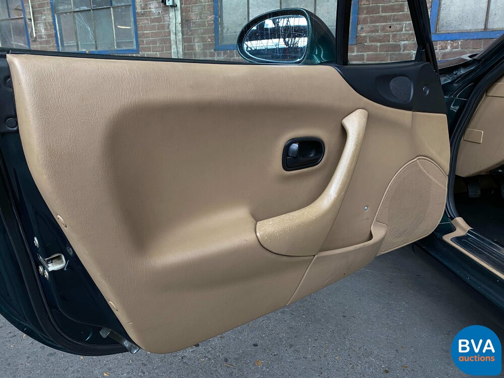 Mazda MX-5 Convertible 1.6 110hp 2000.